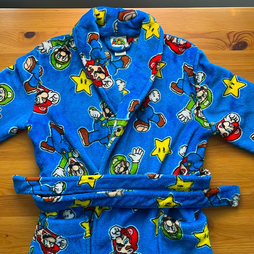 Super Mario Bath Robe